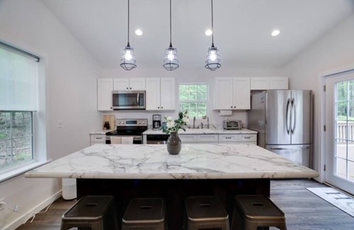Tafton House | 5 Rooms 3 Bath-Lake Wallenpaupack Retreat Space Avail for Boat or PWC w/Trailer!