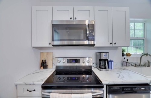 Tafton House | 5 Rooms 3 Bath-Lake Wallenpaupack Retreat Space Avail for Boat or PWC w/Trailer!