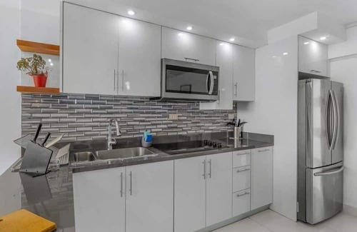 Eleanor Roosevelt Apartment | Modern & Cozy Getaway with Parking