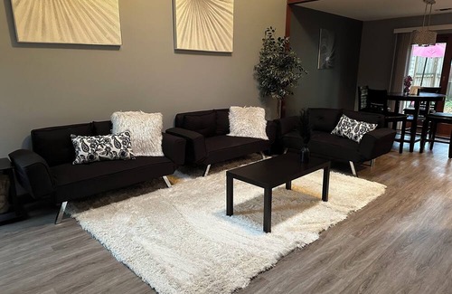 Clifton Park House | Spacious Clifton Park Townhome in Prime Location