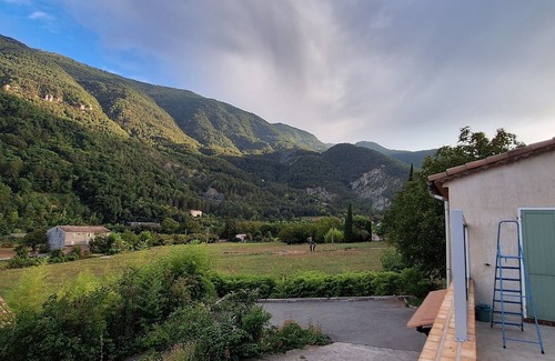Puget-Theniers House | 4-bedroom villa for 10 people between sea and mountains with jacuzzi and motorcycle garage