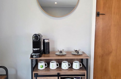 Omarama House | Omarama Crib – Spotless Scenic Base for Families
