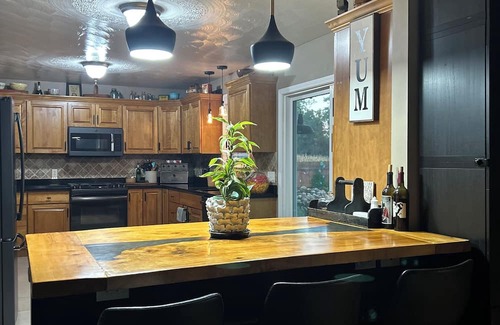 Stockwell House | Only 3.3 miles from Ironman Raceway!