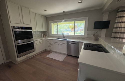 Leawood House | Clean and Updated 4 bedroom home in heart of Prairie Village