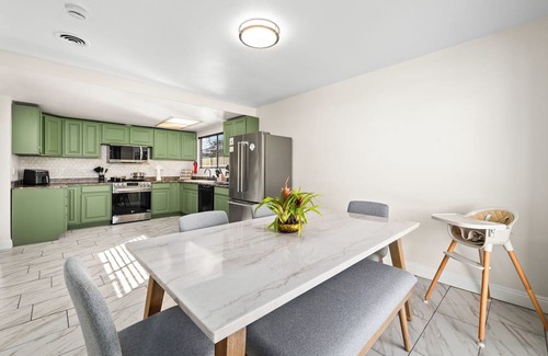 Placentia House | Disneyland Family Rental Pool Sleeps 12 Single Story