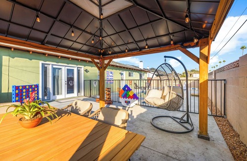 Placentia House | Disneyland Family Rental Pool Sleeps 12 Single Story