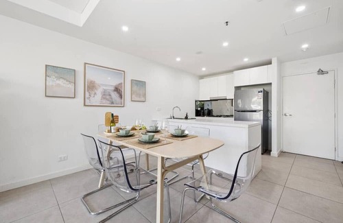 Mascot Apartment | Family Penthouse Apt Lvl 13 w/2 Carparks @Airport