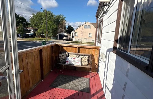 Malton House | Cozy 3BR Home near Airport & Transit!
