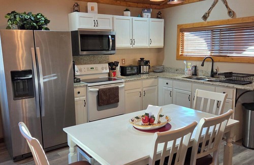 Bernalillo Other | Charming 2-bedroom farmhouse between Albuquerque and Santa Fe.