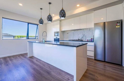 Pinehill House | Bright & Spacious 3-Bedroom Home in Pinehill