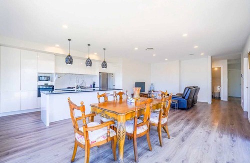Pinehill House | Bright & Spacious 3-Bedroom Home in Pinehill