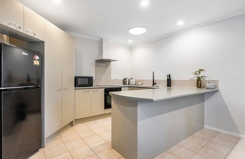 Oteha Apartment | 5 Sunvista Ave, Oteha, Auckland 0632