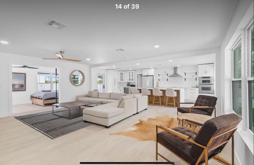 Hobe Sound House | 2 Miles to Beach with large putting green!