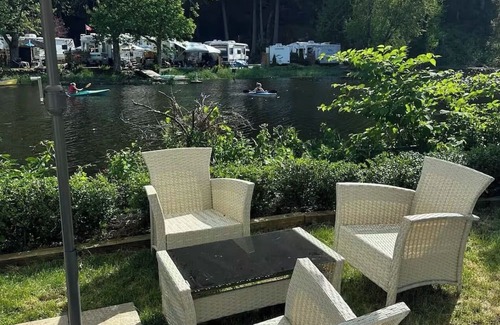 Harrison Hot Springs House | Cozy 3BR Riverside Retreat – Steps to Beach & Mineral Pool