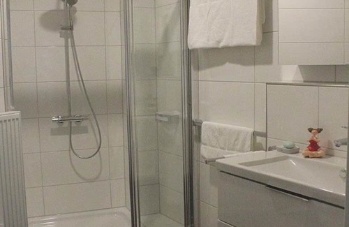 Geiselberg Apartment | Apartment Seetalblick - apartment/apartment, shower, WC, 2 bedrooms