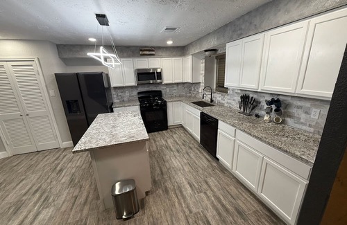 Meadows Place House | Spacious Family-Friendly 3BR Home w/Yard Near Richmond & Rosenberg