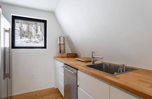 Town of Denning Apartment | Nord Chalet Hot Tub & Fireplace