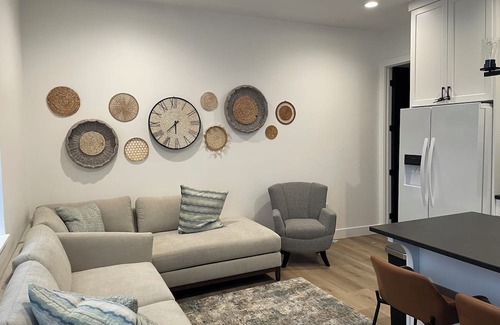 Monroe Apartment | The Shop on Main