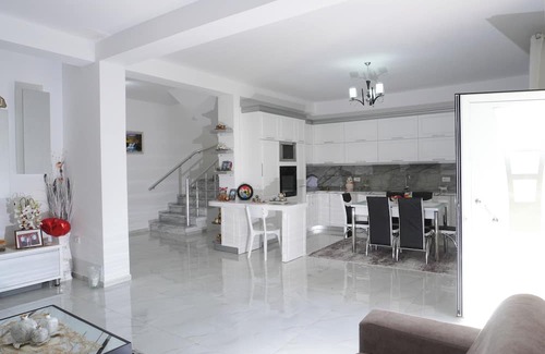 Korce Villa | Spacious 5-bedroom villa in enchanting Sovjan with AC