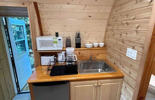 Parry Sound Apartment | Lakefront Barrel in Parry Sound #16