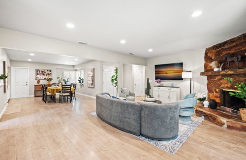 Hacienda Heights Villa | Excellent location/near Disney/Universal Studios/8BR/4.5BA/quiet/beautiful