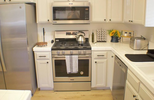 Exeter House | Charming 3-bedroom house in pleasant Exeter. Near the Sequoias.