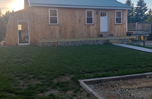 Cutler House | Charming 2-bedroom house in lovely Cutler with AC
