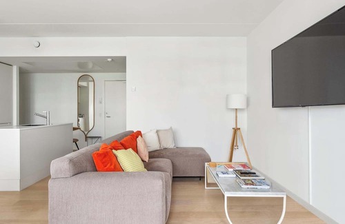 Sydhavnen Apartment | Luxury Apt with Harbor Views