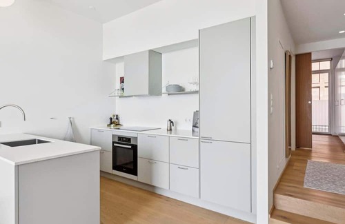 Sydhavnen Apartment | Deluxe Apt With Water Views