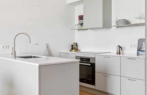 Sydhavnen Apartment | Deluxe Apt With Water Views