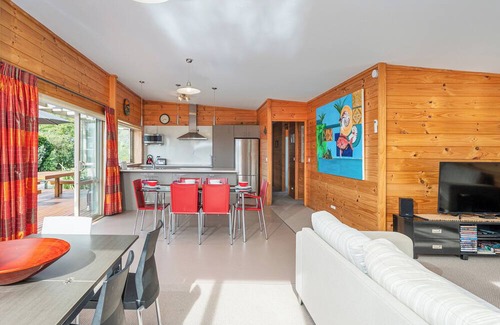 Whangapoua House | Family Tides Retreat - Whangapoua Holiday Home