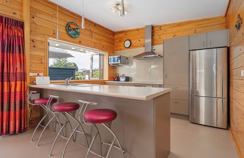 Whangapoua House | Family Tides Retreat - Whangapoua Holiday Home
