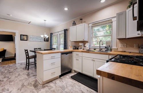 Cary House | Historic 2BR Retreat Walk to Eats Porch & Yard