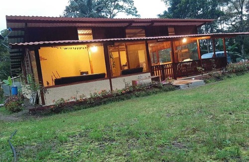 Mindo House | Alojamiento Casa Finca Mindo. ¡Se admiten mascotas!