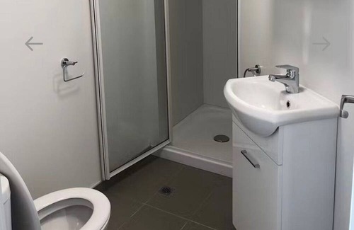 Wellington Apartment | Stylish Wellington Sanctuary with Free Car Parking & WiFi