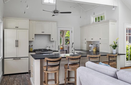 South Woodstock Cottage | Poolside Cottage at Woodstock Estates