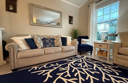 Easton House | Eastons Urban Oasis- centrally located townhome in Talbot County