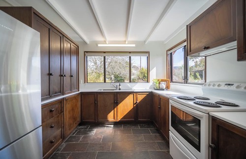 Te Anau House | Matai by the Lake - Te Anau