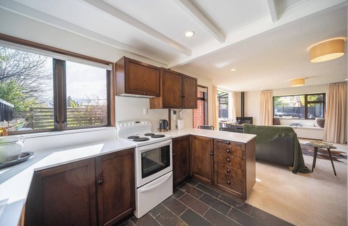 Te Anau House | Matai by the Lake - Te Anau