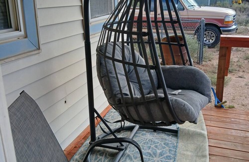 Valentine House | Quiet, cozy getaway. Centrally located. Pet friendly.