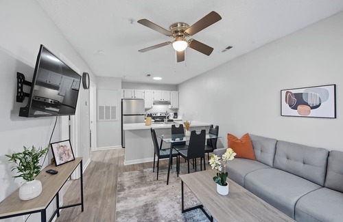 Fayetteville Apartment | Bright Modern 1BR Retreat I Fitness Center