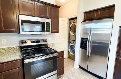Howell House | Quaint 3-bedroom house with AC in charming Baton Rouge