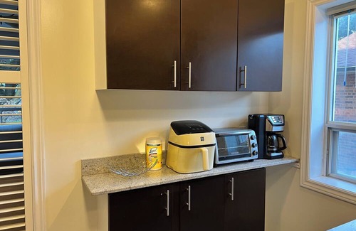 Islington - City Centre West Apartment | Cozy house 4 min walk from Kipling station and 10 min drive from airport