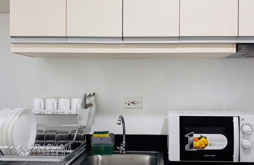 Iloilo Condo | Peaceful Escape with City Convenience