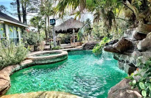 Pearland House | The Most Interesting House in Texas