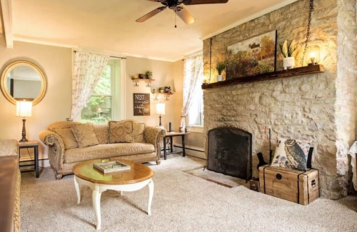 Springfield Cottage | Charming Historical Cottage in Springfield, OH