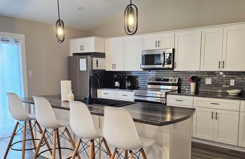 Stratford House | Minutes to Charlottetown - Three Bedroom, King Beds, Family friendly.