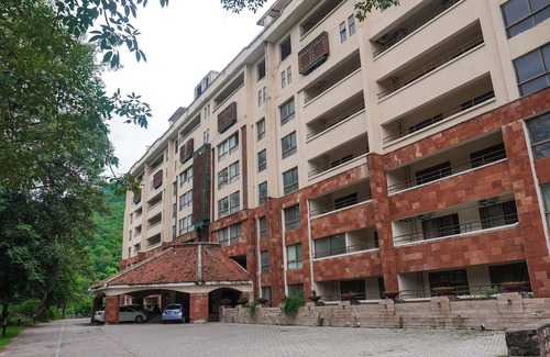 Khokhar Maira Apartment | Beautiful 3Bed Apt surrounded by Serene Nature