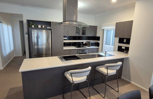 Normanville House | 19th Hole - Tee off & unwind in style at Lady Bay