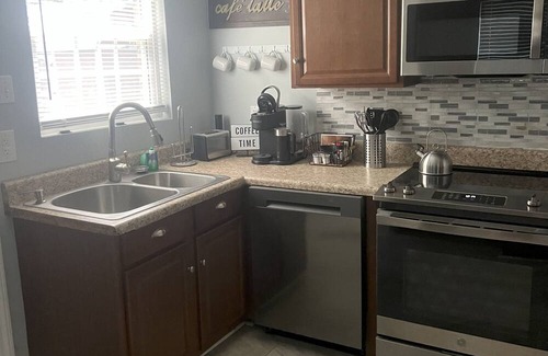 Greenwood House | Charming 2-bedroom house in Greenwood within a block of Hospital and Hospice